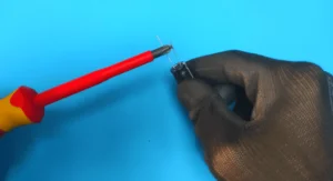 فحص المكثفات بالافوميتر